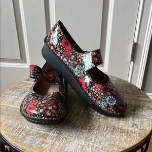 Floral Allegra Mary Jane comfort Shoes